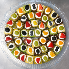 Load image into Gallery viewer, Cake Platter 16" - Mini Fresh Fruit Cakes (Drop down menu for Sponge flavours)
