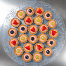 Load image into Gallery viewer, Cake Tart Platter 16" - Mini Strawberry-only or Assorted Fresh Fruit Tart
