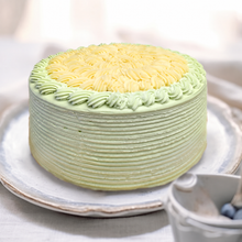 Load image into Gallery viewer, Mung Bean Pandan Cake
