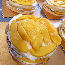 Load image into Gallery viewer, Fresh Mango Cake (Seasonal)
